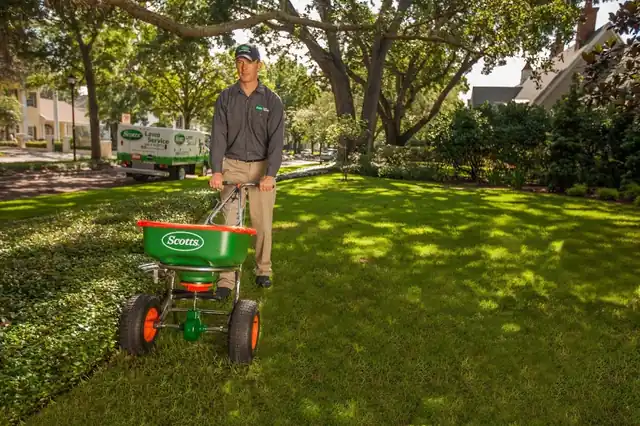 Scotts LawnService